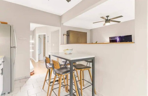Queens Apartamento | NYC Modern Queens 2 beds patio parking fire pit