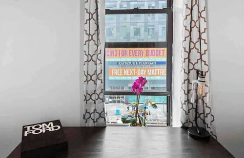 Central Park North Apartamento | NYC XL 3 bedroom 4 bed Brownstone Gem !