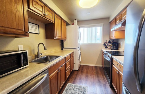 Newport Casa | Nye Beach, Restaurants, Shopping & More! Walk to the Beach!