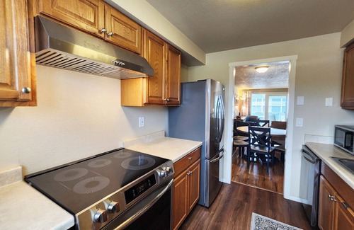 Newport Casa | Nye Beach, Restaurants, Shopping & More! Walk to the Beach!