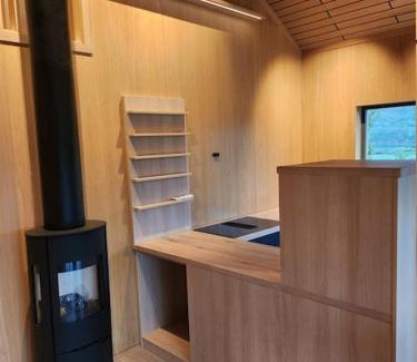 Leksvik Casa | Nyoppført hytte med badestamp