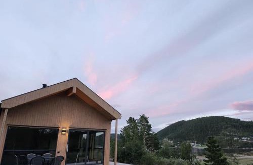 Leksvik Casa | Nyoppført hytte med badestamp