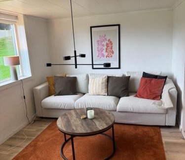 Bankeryd Apartamento | Nyrenoverad 2-rummare med gratis laddning för elbil