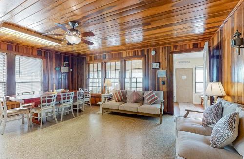 Bahama Beach Casa | O'Grady's Main Sail