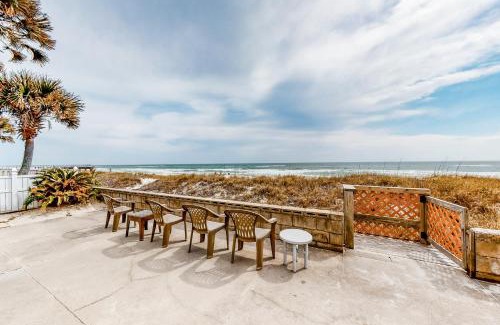 Bahama Beach Casa | O'Grady's Main Sail
