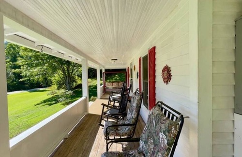 Robbinsville Casa | O'Henry's Getaway, on Cheoah River
