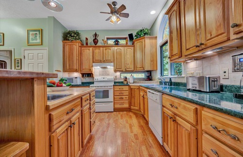 Westlake Corner Casa | O'NEILL'S GETAWAY- Beach, FirePit, Pet Friendly