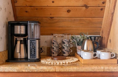 Livingston Cabina | O'Rea Creek Panoramic Horizon, Escape to tranquility of picturesque countryside