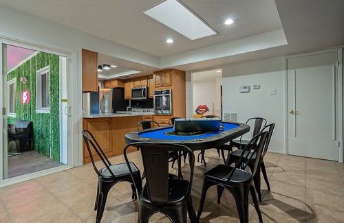 Park Lane Casa | O.T Scottsdale Game House Pop-A-Shot-bball/PingPong