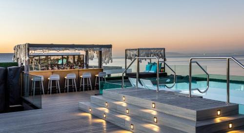 Mouille Point Hotel | O' Two Hotel