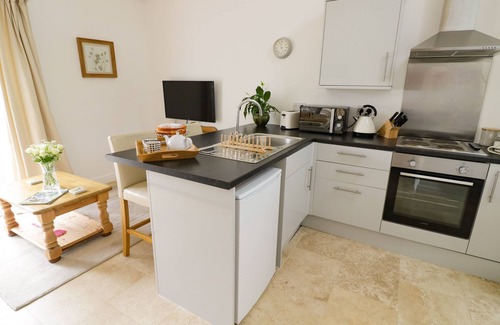 Daventry Cabaña | OAK BARN, pet friendly, with a garden in Catesby