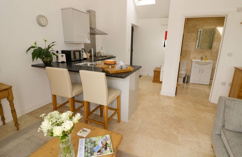 Daventry Cabaña | OAK BARN, pet friendly, with a garden in Catesby