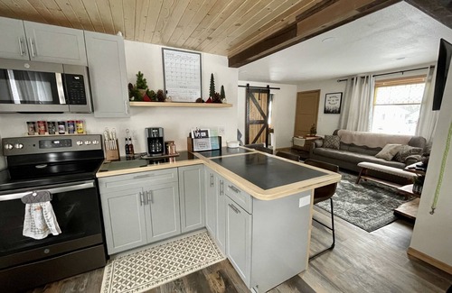 Bottineau Casa | Oak Creek Granary