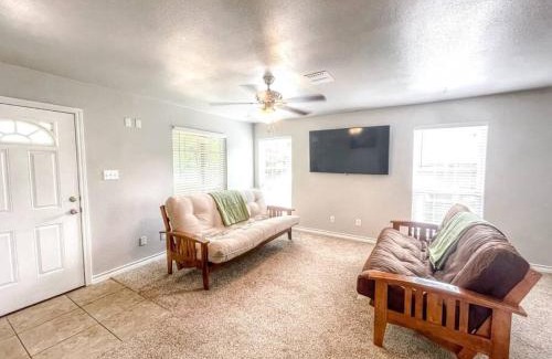 New Braunfels Casa | Oak Creek Haus