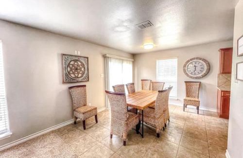 New Braunfels Casa | Oak Creek Haus