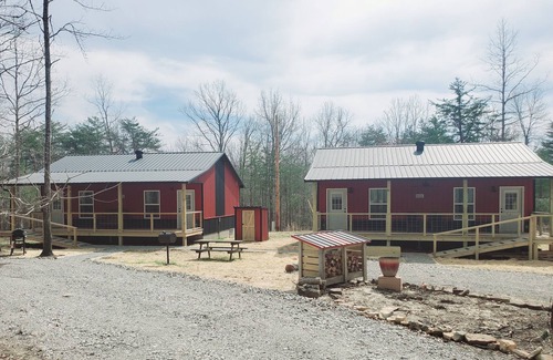 Beersheba Springs Cabina | Oak-dog friendly, homestead w/ livestock, quiet, relaxing, hiking, near Caverns