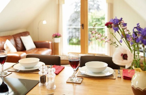 North Moreton Apartamento | The Loft, ubicado cerca de los hipódromos de Ascot, Windsor y Newbury, ofrece un retiro espacioso pero romántico para solo dos huéspedes que buscan una escapada relajante en el Reino Unido mientras se encuentran cerca de Oxford. Estancias por tan solo ...
