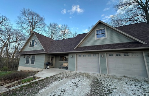 Decorah Casa | Oak Hill Retreat