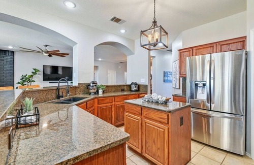 Liberty Hill Casa | 'Oak Hollow'- 40 Acre Country Escape w/ Pool, Sauna, Pet-Friendly!
