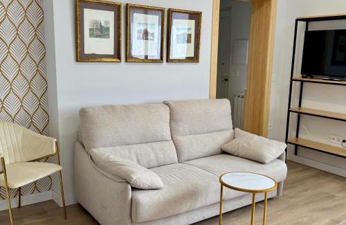 Leon Casa | Oak Home - Oakplaces