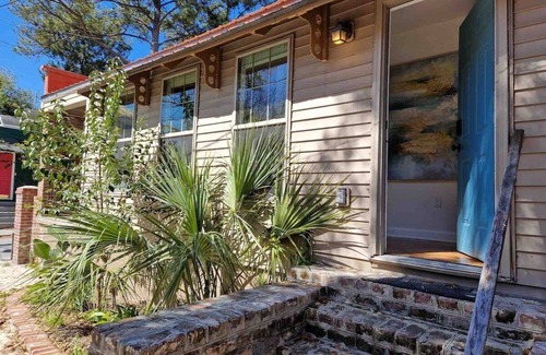 Westside Casa | Oak House Charleston 3BR 2B in downtown. Enjoy peacefulness, history & comfort.