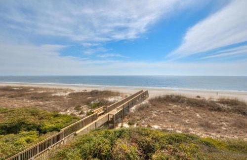 Caswell Beach Casa | Oak Island Beach Villa 202-Atlantic Breeze