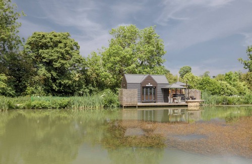 Chacombe Cabaña | Oak Lodge At Bridge Lake Farm & Fishery