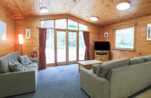 Rosliston Casa | Oak Lodge
