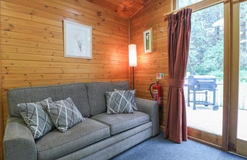 Rosliston Casa | Oak Lodge