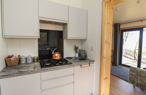 Morpeth Cabaña | OAK LODGE, pet friendly, character holiday cottage in Morpeth