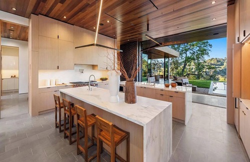 Beverly Hills Casa | Oak Pass Manor: Indoor-Outdoor Luxury with Pool, Sauna & Panoramic Views