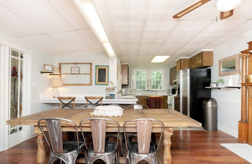Kathleen Casa | Oak River Company Farmhouse
