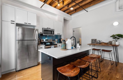 Downtown Kansas City Condominio | Oak St Lofts - 3brm 2bath Private Parking, Walk to T-Mobile Center!