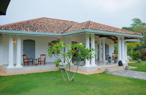 Thiranagama Casa | Oak Tree Villa