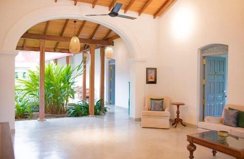 Thiranagama Casa | Oak Tree Villa
