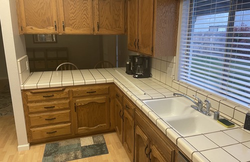 Visalia Casa | Oak West Home