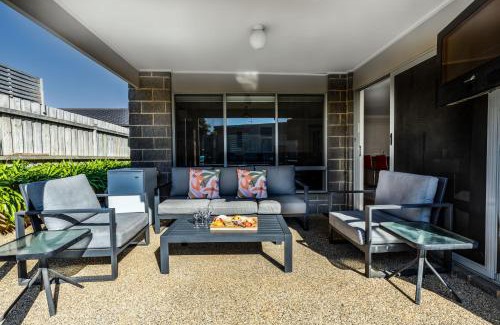 Ocean Grove Casa | Oakdean Resort- Pool, Spa, Beach, Sleep 10