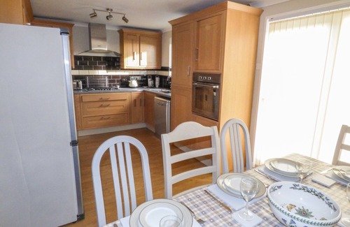 Llanstadwell Casa | OAKDENE, admite mascotas, con un jardín en Neyland, Ref 974469