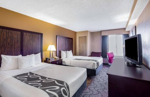 Oakland Hotel | La Quinta Inn & Suites by Wyndham Oakland Airport Coliseum