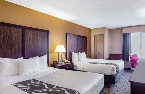 Oakland Hotel | La Quinta Inn & Suites by Wyndham Oakland Airport Coliseum