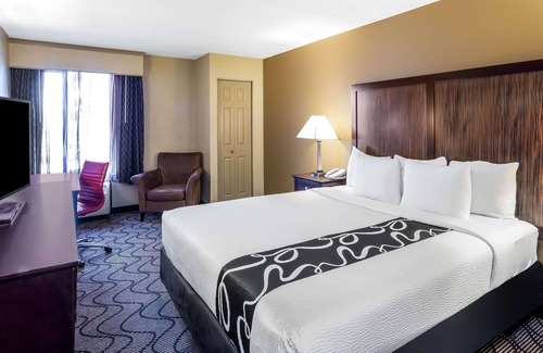 Oakland Hotel | La Quinta Inn & Suites by Wyndham Oakland Airport Coliseum