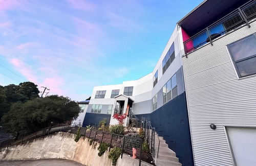 Sequoyah Casa | Oakland Hills Home: Artistic, Spacious, with Views, Home Office, and Gym