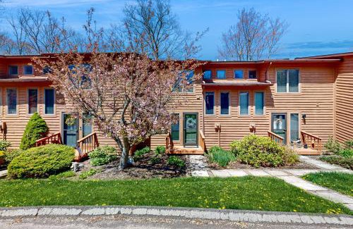 Thayerville Casa | Oakland Oasis