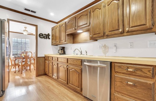 Vernon Casa | Oaklawn Retreat -4BR -Sleeps 10
