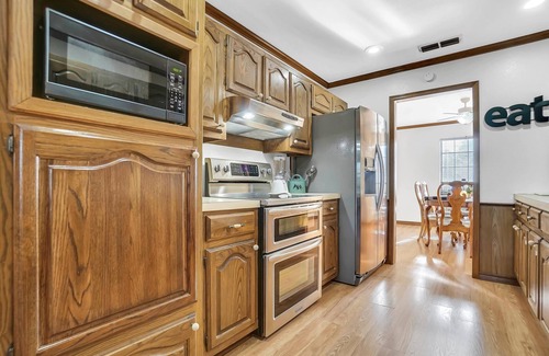 Vernon Casa | Oaklawn Retreat -4BR -Sleeps 10