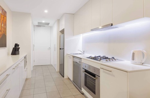 Travancore Hotel | Oaks Melbourne Flemington Suites