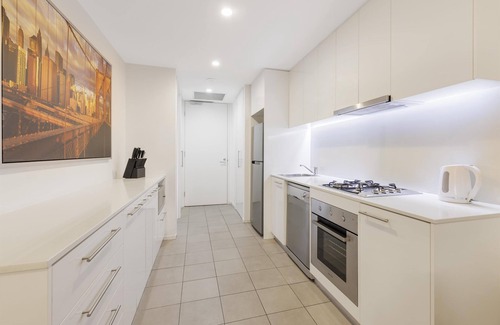 Travancore Hotel | Oaks Melbourne Flemington Suites