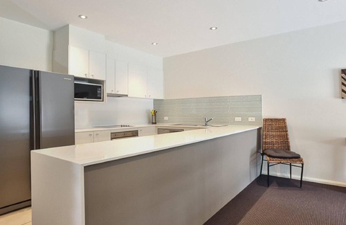 Salamander Bay Apartamento | 516 'Oaks Pacific Blue', 265 Sandy Point Road, piscina privada, aire acondicionado, WIFI