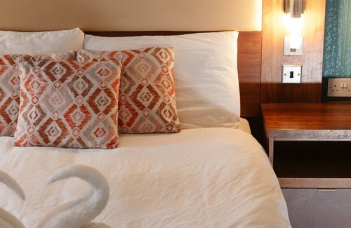 Paisley Cama Y Desayuno | Oakshaw Guesthouse - Cozy Double Room in a Central Location. Room 3