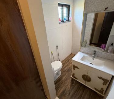 Loralai District Casa | Oakswood house